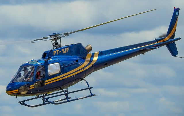 Eurocopter AS-350 AStar (PT-YJF)