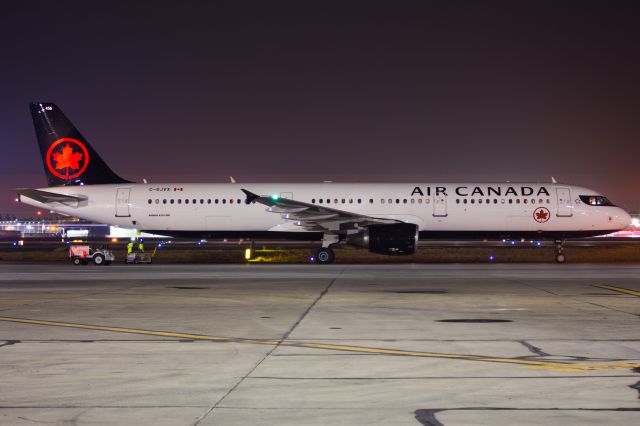 Airbus A321 (C-GJVX)