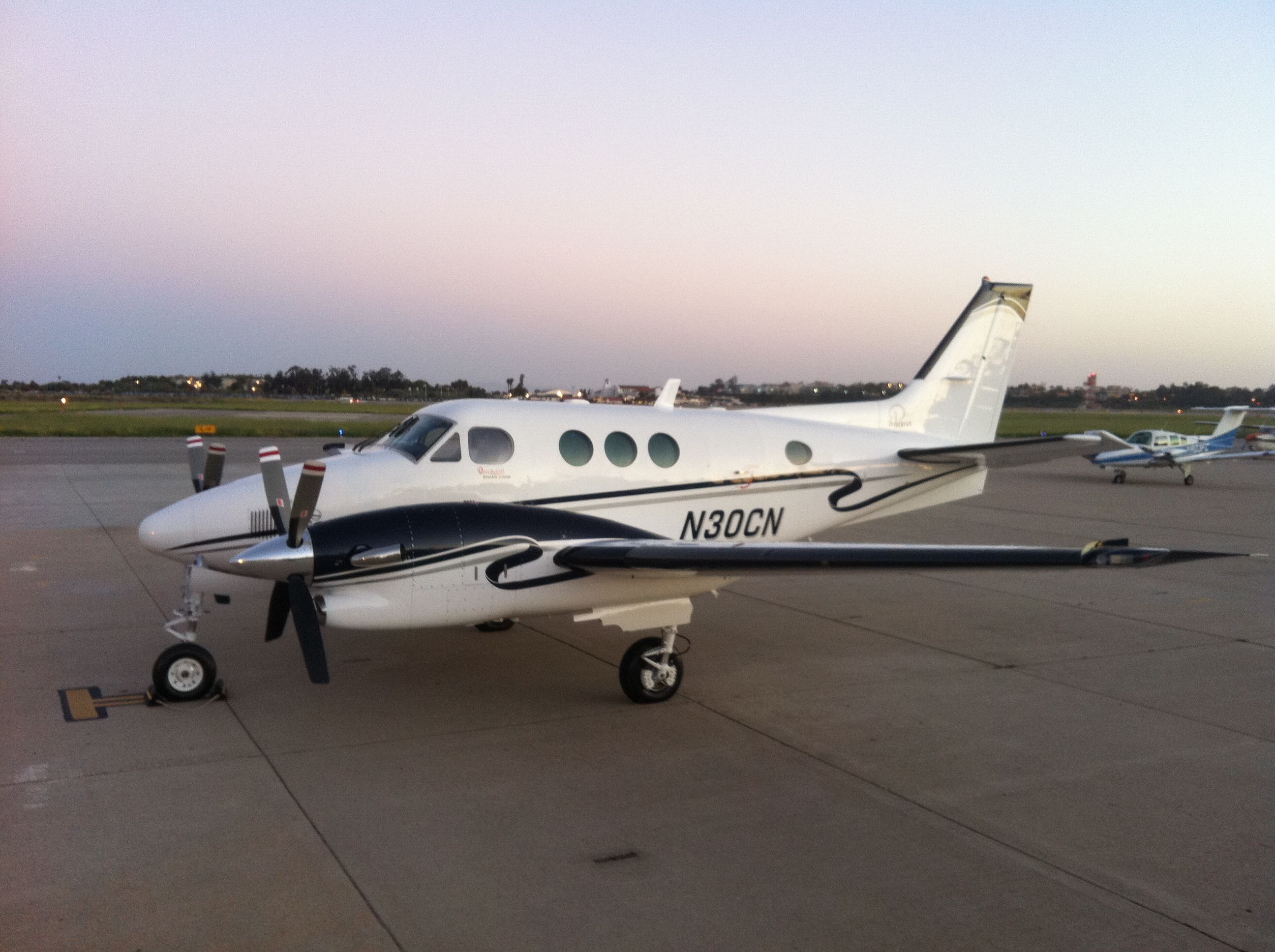 Beechcraft King Air 90 (N30CN)