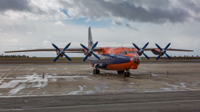 Antonov An-12 (UR-CNN)