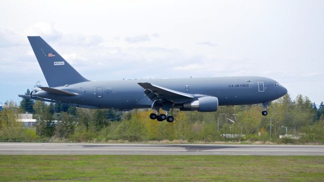 Boeing KC-46 Pegasus (1146018) - BOE18 on short final to Rwy 34L to complete a flight test on 4.19.18. (ln 1119 / cn 34135). The aircraft is using temporary reg #N5514J.