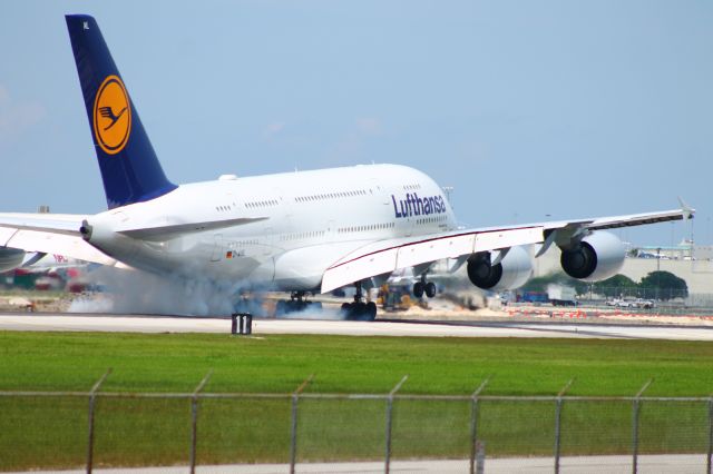 Airbus A380-800 (D-AIML)