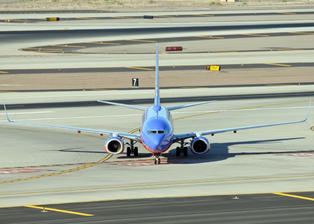 Boeing 737-800 (N8651A)