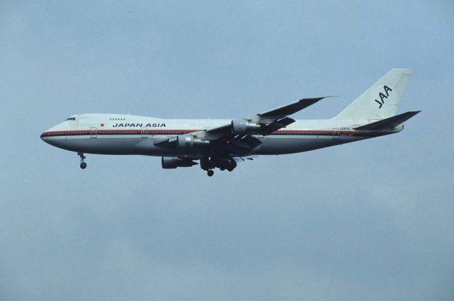 Boeing 747-200 (JA8112) - Final Approach to Narita Intl Airport Rwy34 on 1991/10/19