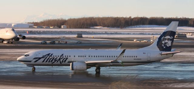 Boeing 737-800 (N549AS)