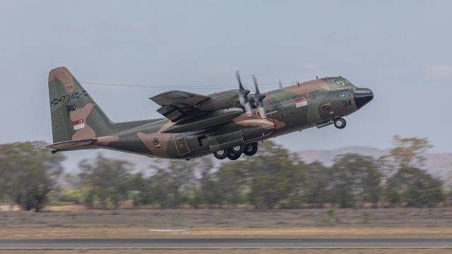 Lockheed C-130 Hercules (N734)