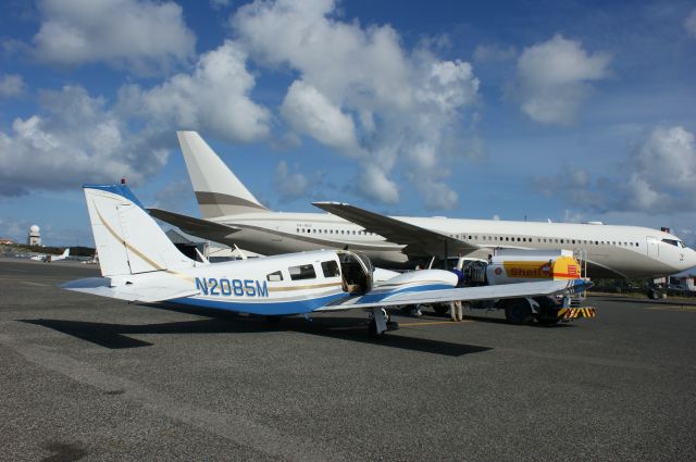 Piper Seneca (N2085M)