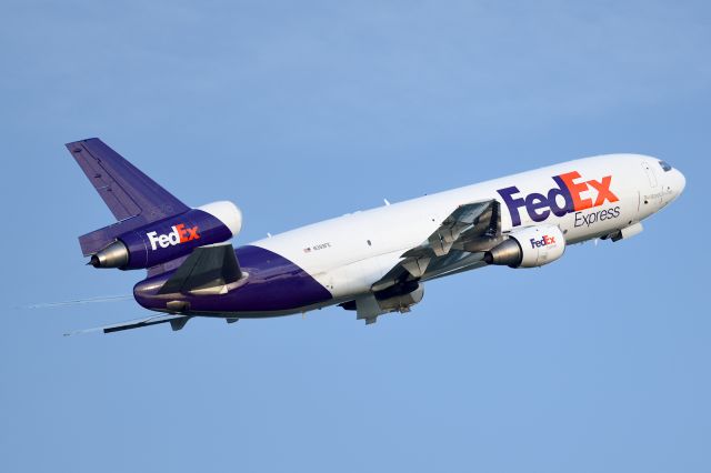 McDonnell Douglas DC-10 (N359FE) - "The Stork" outbound from KTPA.