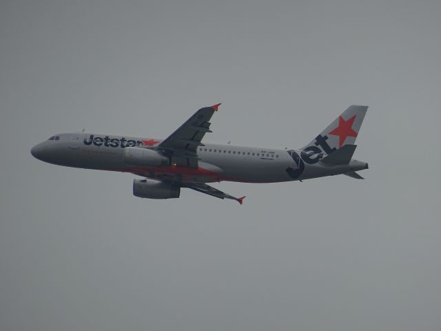 Airbus A320 (9V-JSR)