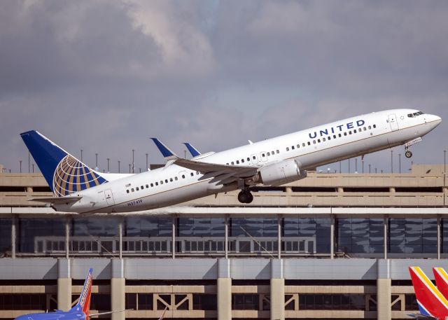 Boeing 737-900 (N37419)