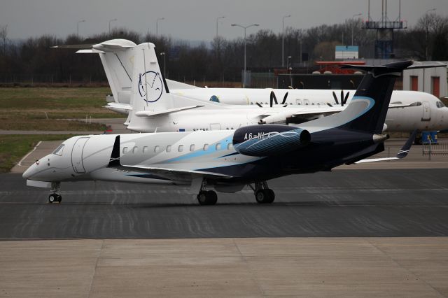 Embraer ERJ-135 (A6-NLA)