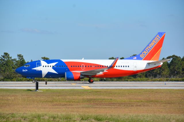 Boeing 737-700 (N352SW)