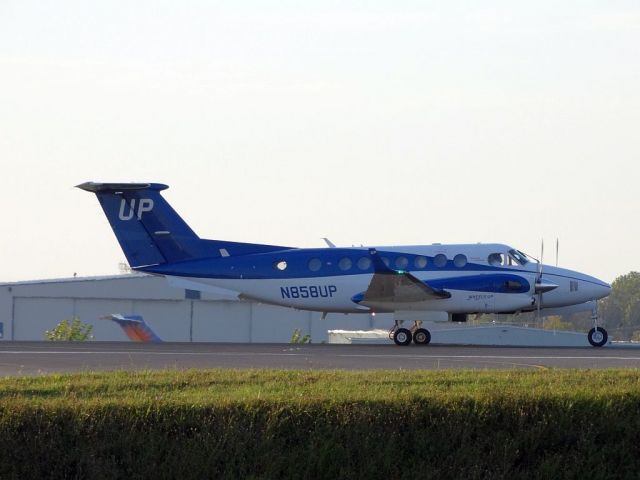 Beechcraft Super King Air 350 (N858UP)