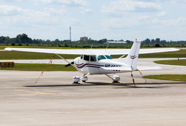 Cessna Skyhawk (N64367)