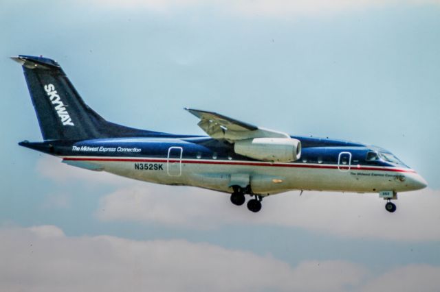 Fairchild Dornier 328JET (N352SK)