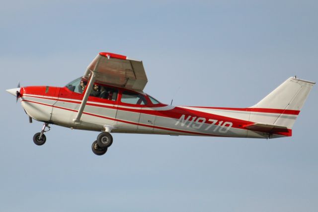 Cessna Skyhawk (N19710)