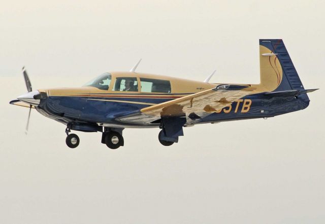 Mooney M-20 (N305TB)