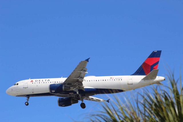 Airbus A320 (N320UA)