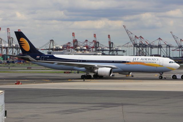 Airbus A330-300 (VT-JWS)