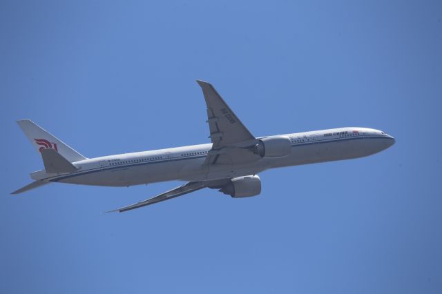 BOEING 777-300 (B-2089)