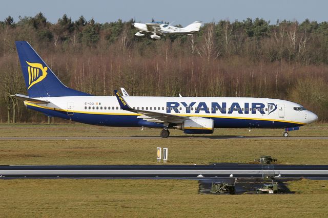 Boeing 737-800 (EI-DCI)
