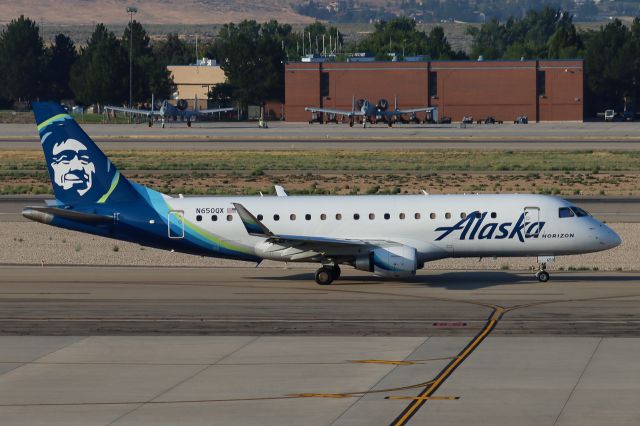 Embraer 175 (N650QX)