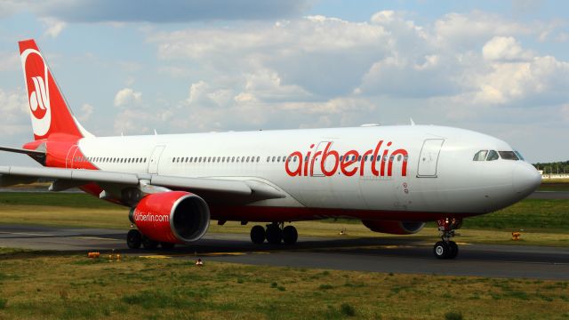 Airbus A330-200 (D-ALPJ)
