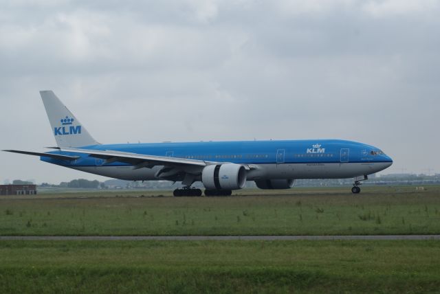 Boeing 777-200 (PH-BQA) - KLM B777-206ER cn33711 Arrival RWY18R 20-6-2019