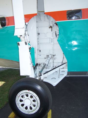 Grumman G-111 Albatross (N10GN) - Landing gear detail of GRUMMAN HU-16B amphibian built in 1959