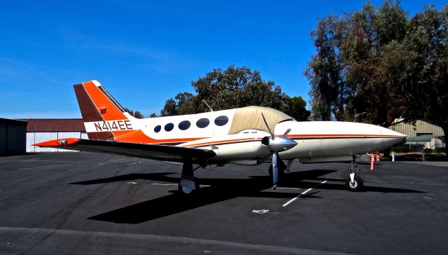 Cessna Chancellor (N414EE) - A local Cessna 414 Chancellor parked on the ramp at Palo Alto Apt. It is available for charter.