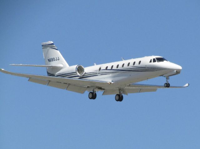 Cessna Citation Sovereign (N680JJ) - Landing RWY 20R
