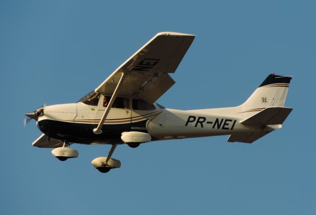 Cessna Skyhawk (PR-NEI)