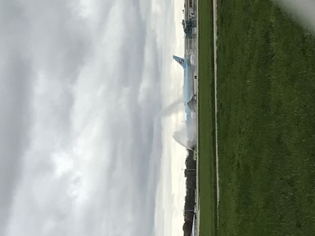 BOEING 777-300 (HL7782) - Arriving from Seoul on its inaugural flight, getting a water cannon salute!
