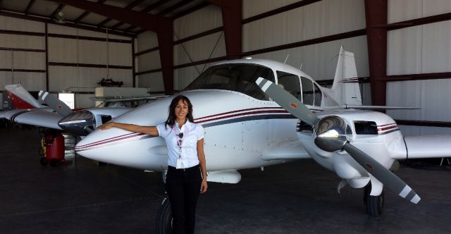 Piper Apache (N4143P) - Piper Geronimo PA-23(180) N4143P