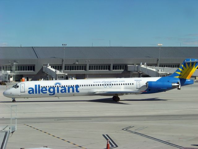 McDonnell Douglas MD-80 (N883GA) - Allegiant using engine reveres