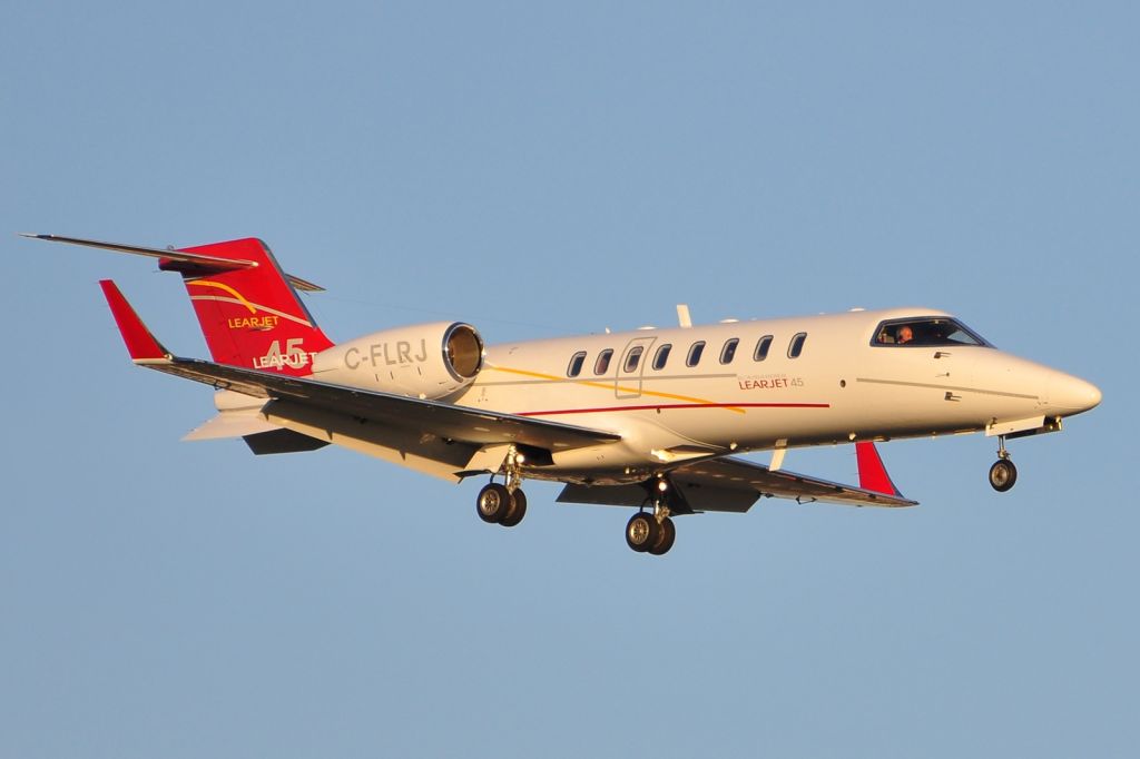 Learjet 45 (C-FLRJ)