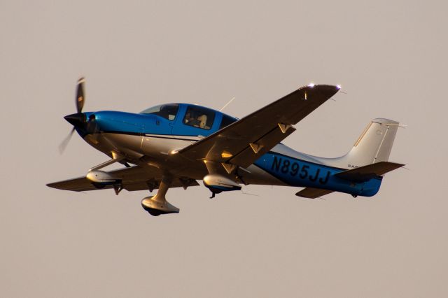 Cirrus SR22 Turbo (N895JJ)