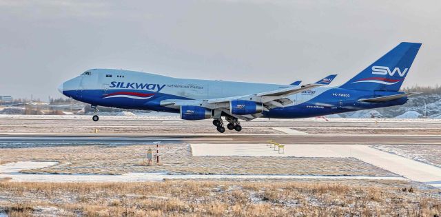Boeing 747-400 (4K-SW800)