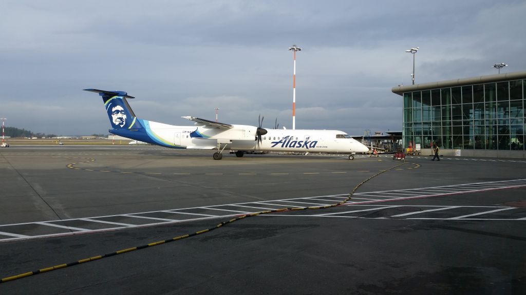 de Havilland Dash 8-100 (N43)