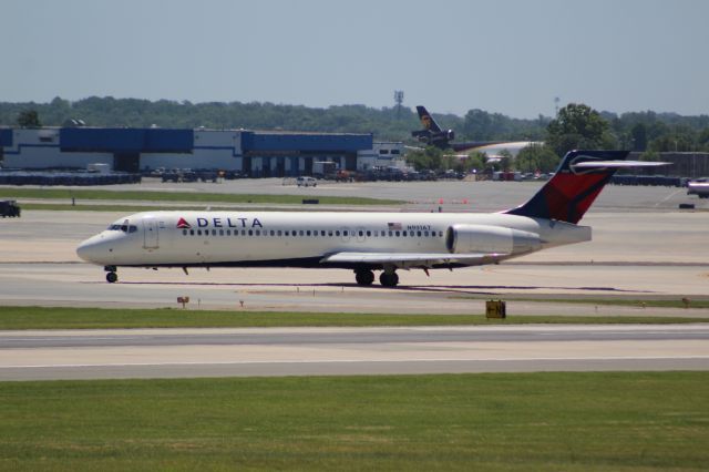 Boeing 717-200 (N991AT) - Plane Type: Boeing 717-200br /Route: ATL-CLTbr /Airline: Delta Airlines br /Livery: br /Registration: N991ATbr /Owned By: Wells Fargo Trust Co NA Trusteebr /Runway: 36C