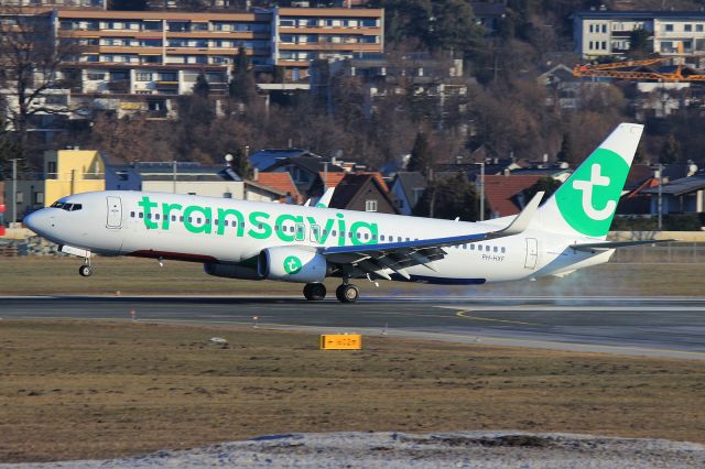 Boeing 737-800 (PH-HXF)