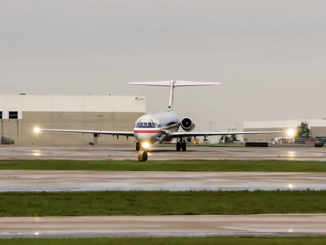 McDonnell Douglas MD-80 —