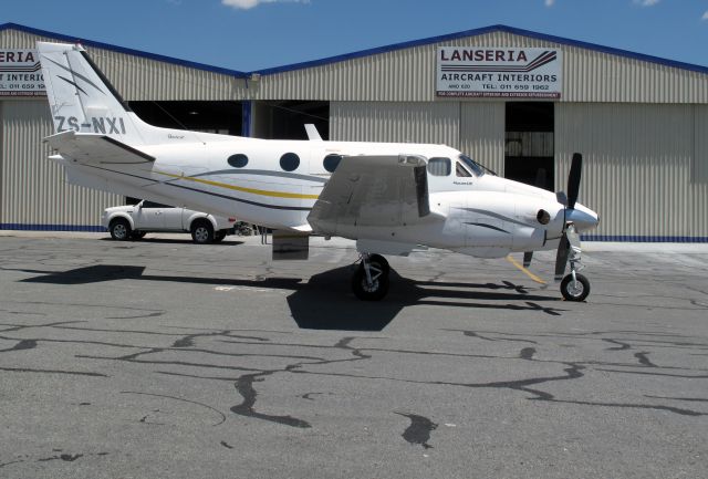 Beechcraft King Air 90 (ZS-NXI)