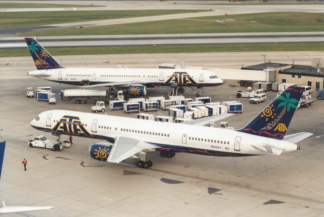 Boeing 757-200 (N524AT) - 524 Back in better days up at MDW. Sadly she was probably written off today.