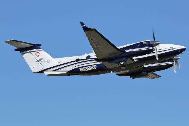 Beechcraft Super King Air 350 (N136KF)