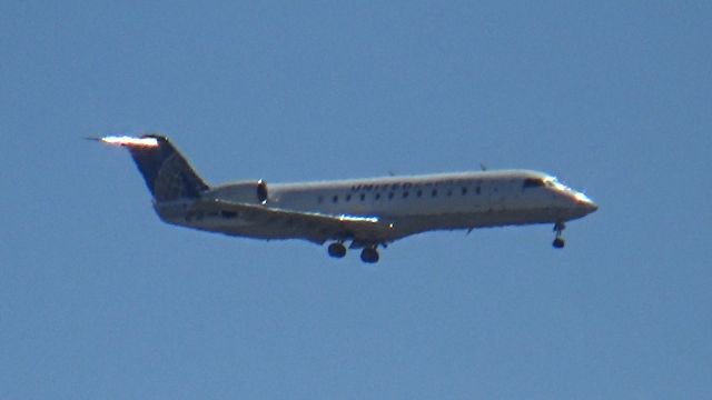 Canadair Regional Jet CRJ-200 (N982SW) - A little cleaner, the back looks dirty