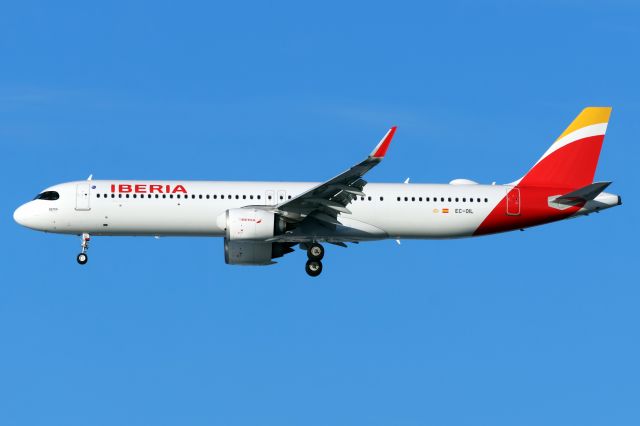 Airbus A321neo (EC-OIL)