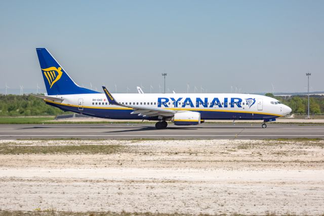 Boeing 737-700 —