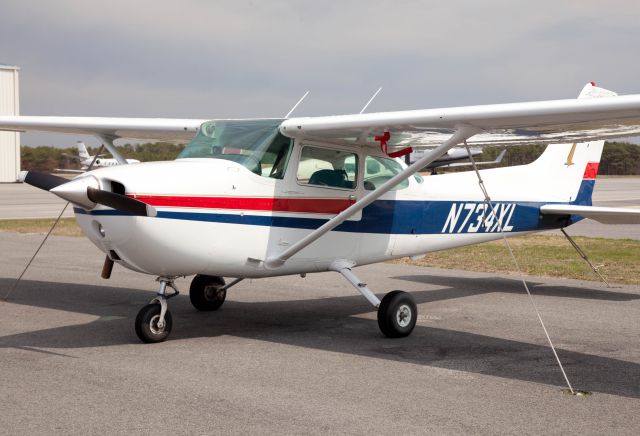 Cessna Skyhawk (N734XL)