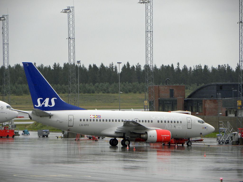 BOEING 737-600 (LN-RPX)